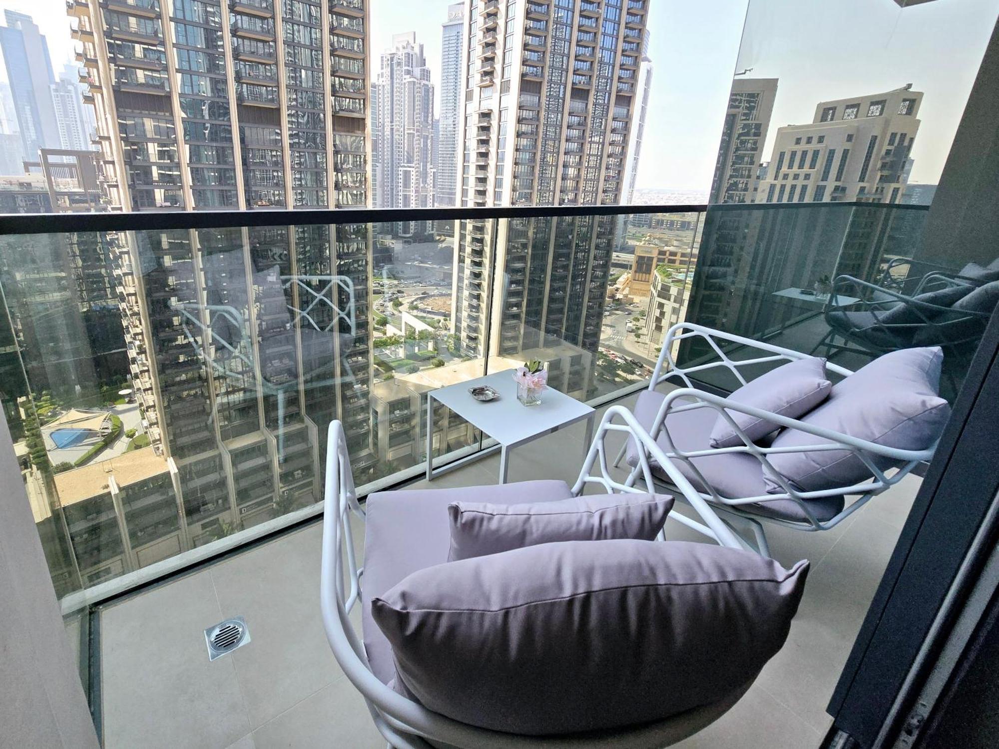 Steps To Mall & Burj, Ideal In Downtown *