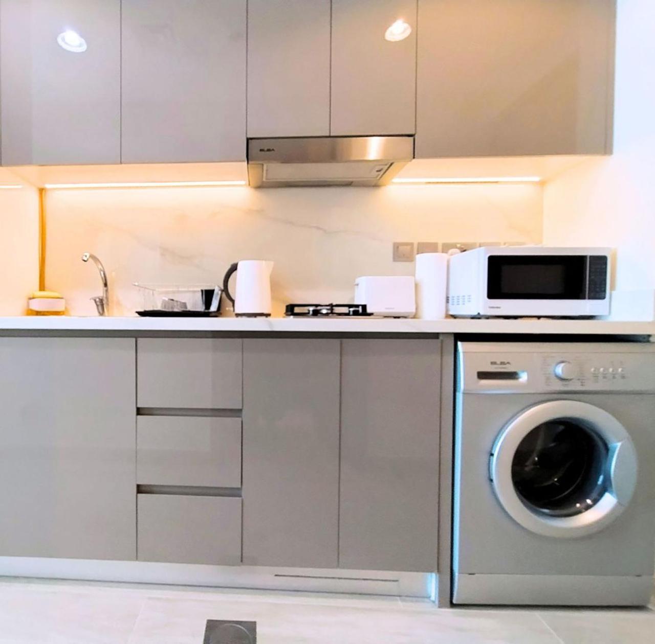 Apartment Farhad Azizi By Golden Casa Dubai