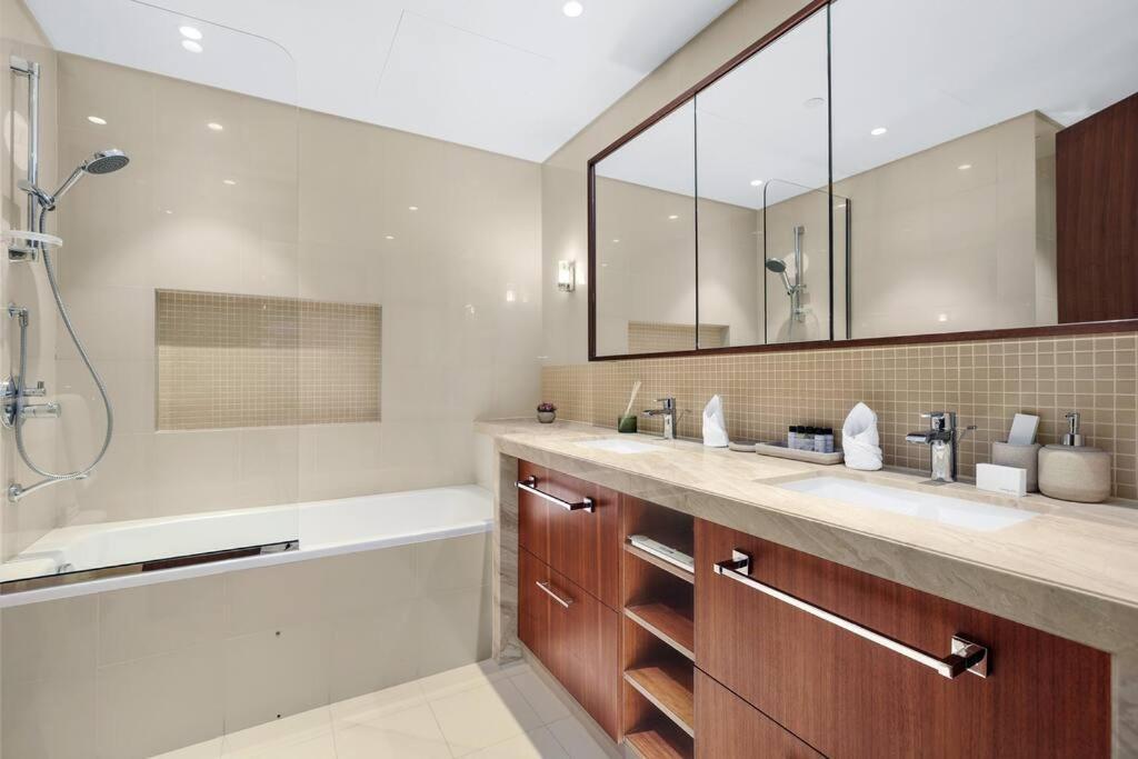 Apartment First Class 1br Skyline Views