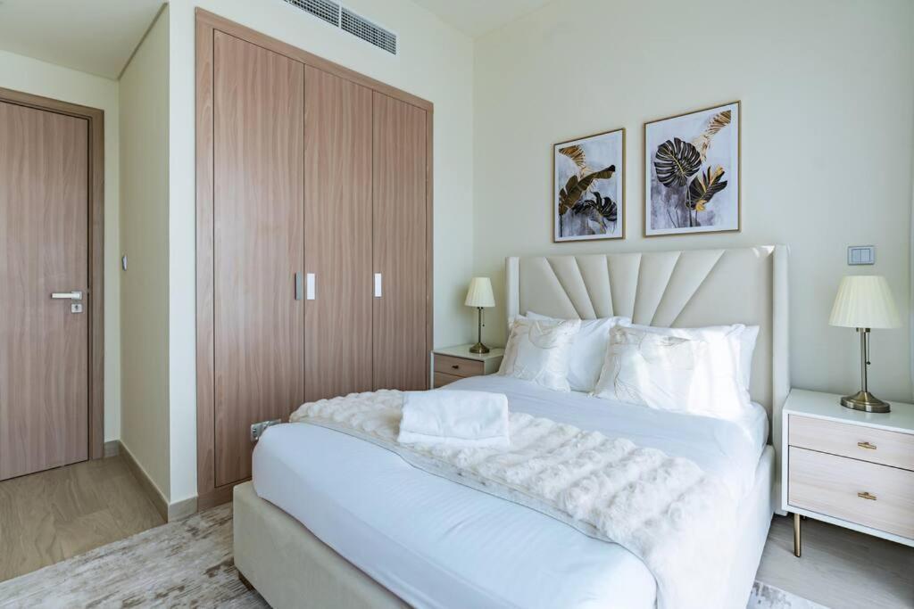 Apartment Nasma - Modern 3br Oasis With Balcony In Azizi Riviera *