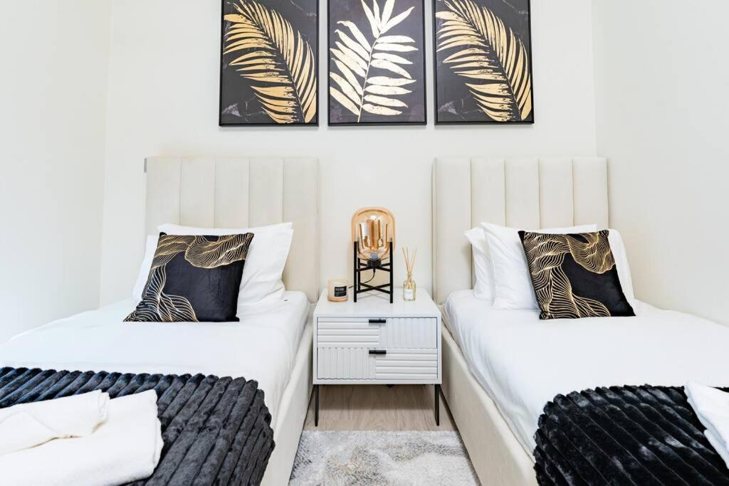 Nasma - Modern 3br Oasis With Balcony In Azizi Riviera Dubai