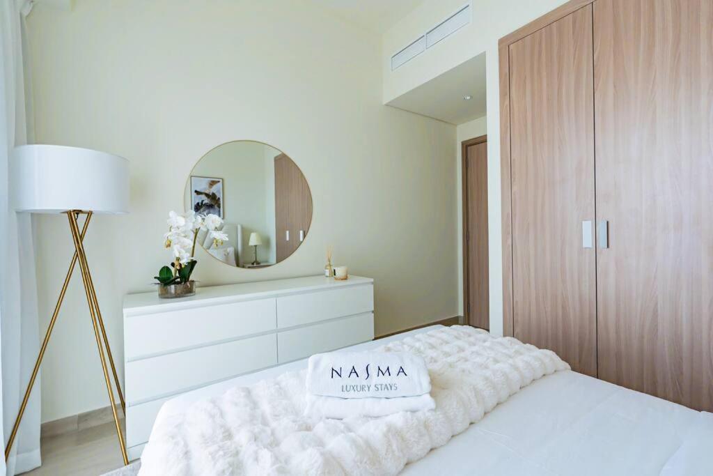 Nasma - Modern 3br Oasis With Balcony In Azizi Riviera