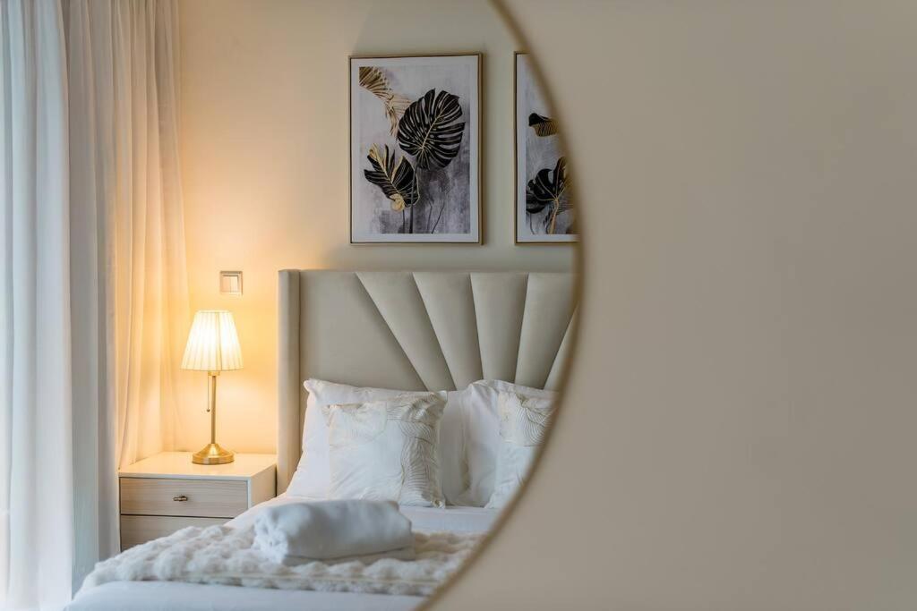 Nasma - Modern 3br Oasis With Balcony In Azizi Riviera Apartment *
