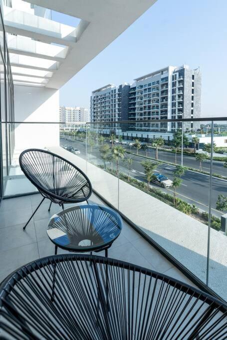 Apartment Nasma - Modern 3br Oasis With Balcony In Azizi Riviera *