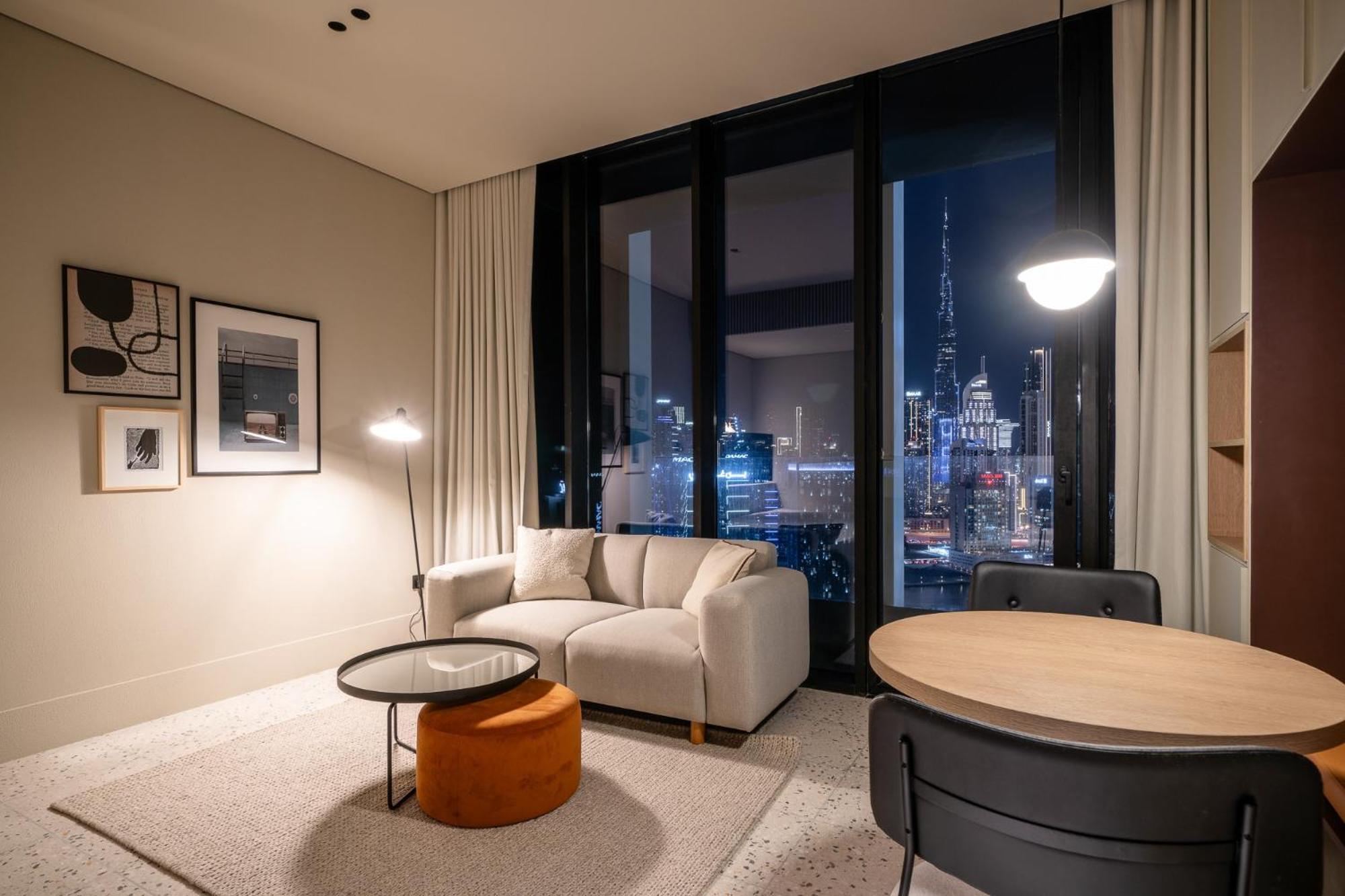 Apartment Alh Vacay With Balcony And Burj View In Upside