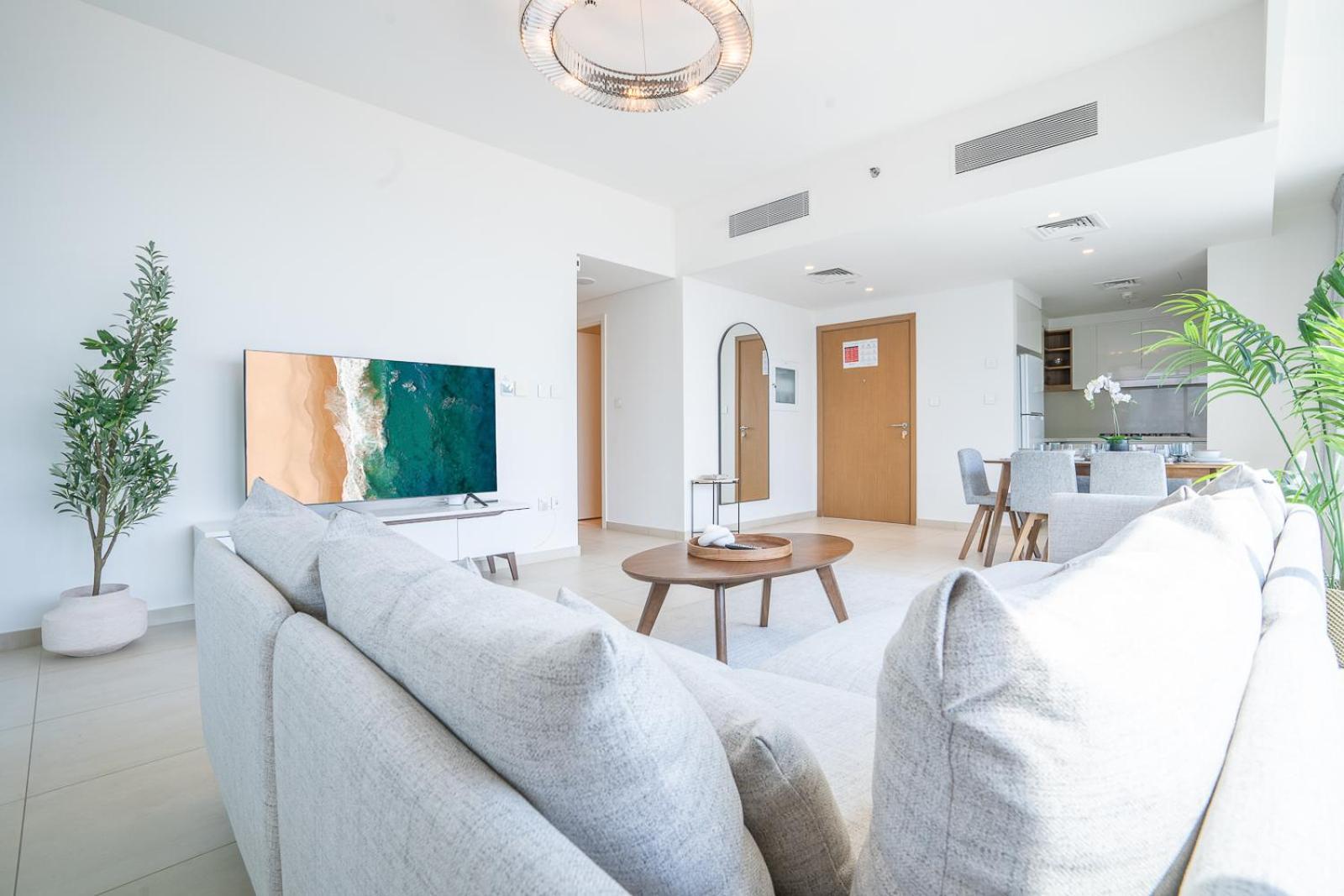 Rh - Beautiful Burj Khalifa View, 03br With Maid's Room, 7 Mins Walk To Mall