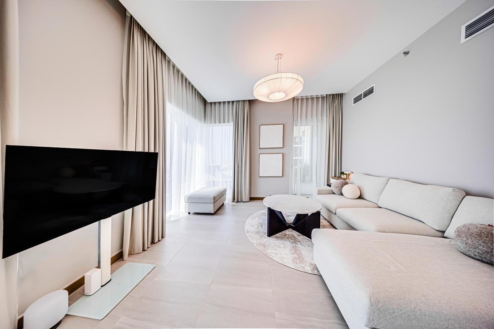 Luxury 3bd Study In Missoni With Private Elevator * Dubai