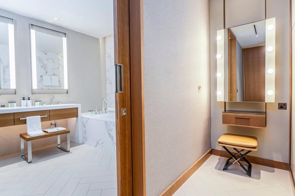 First Class 3br Incredible Bur Khalifa View * Dubai