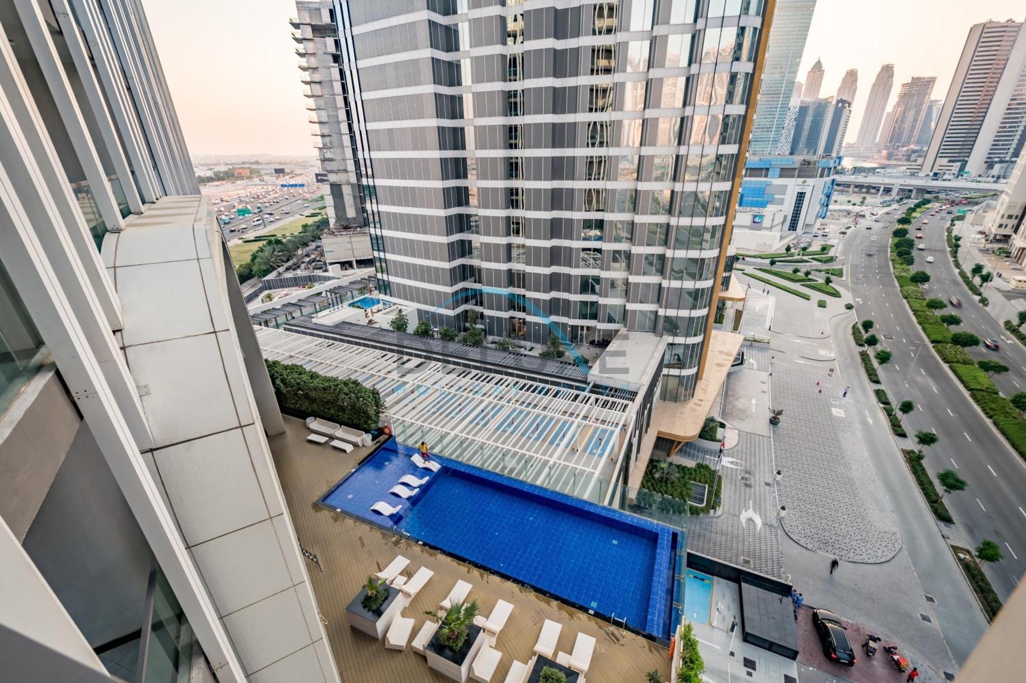 Weekly 3br With Overlooking Canal & Views By Deluxe Homes Dubai