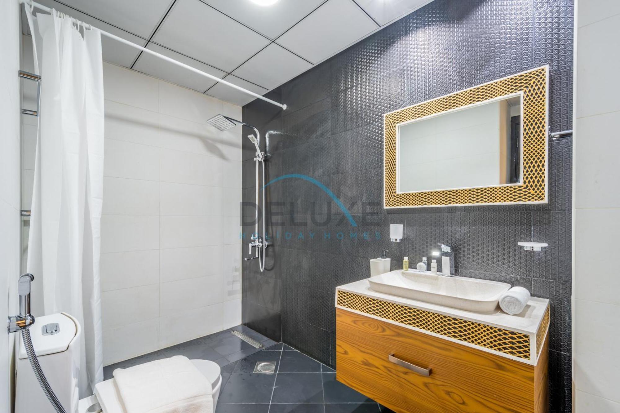 Weekly 3br With Overlooking Canal & Views By Deluxe Homes * Dubai