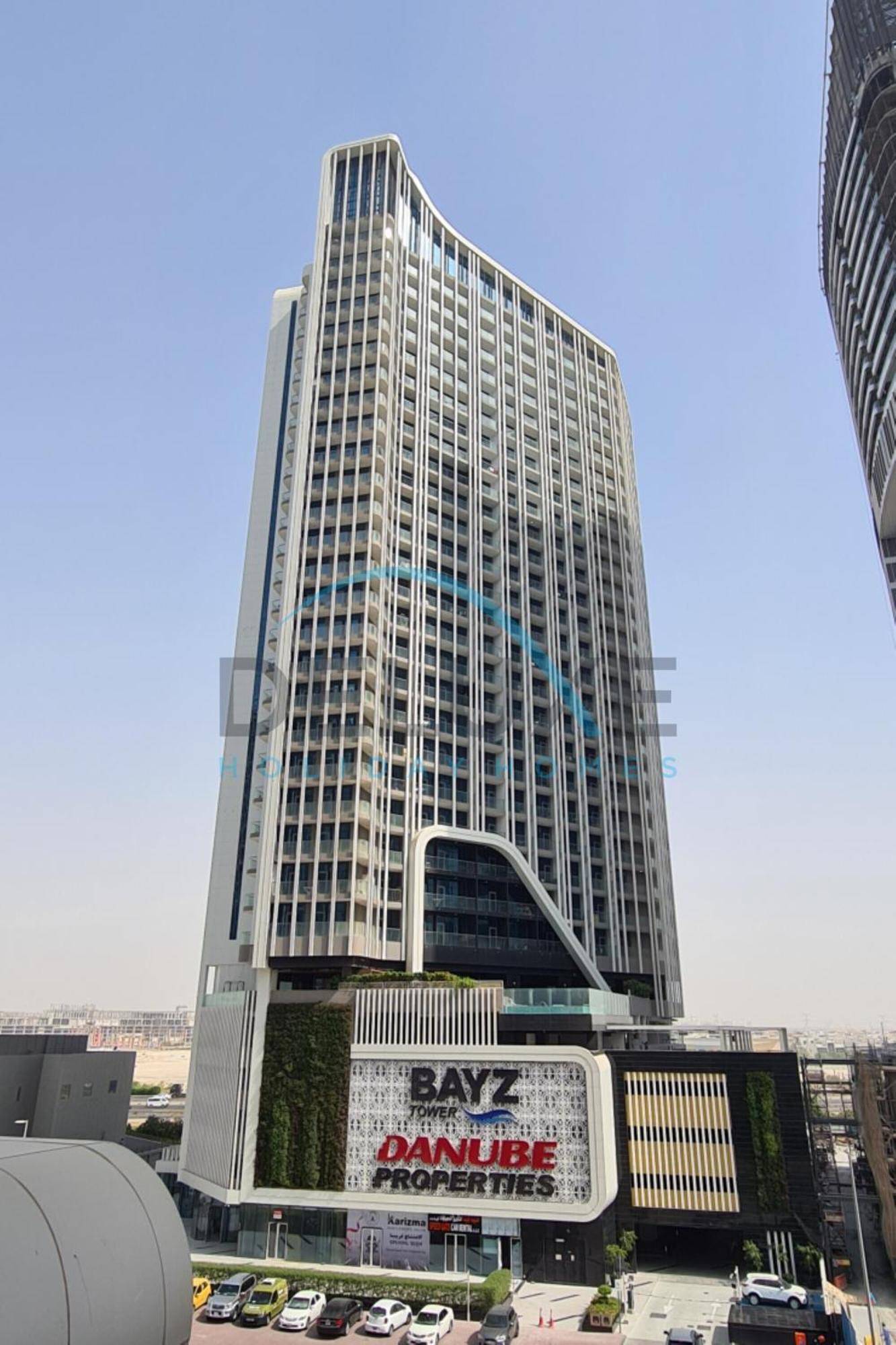Weekly 3br With Overlooking Canal & Views By Deluxe Homes Apartment Dubai