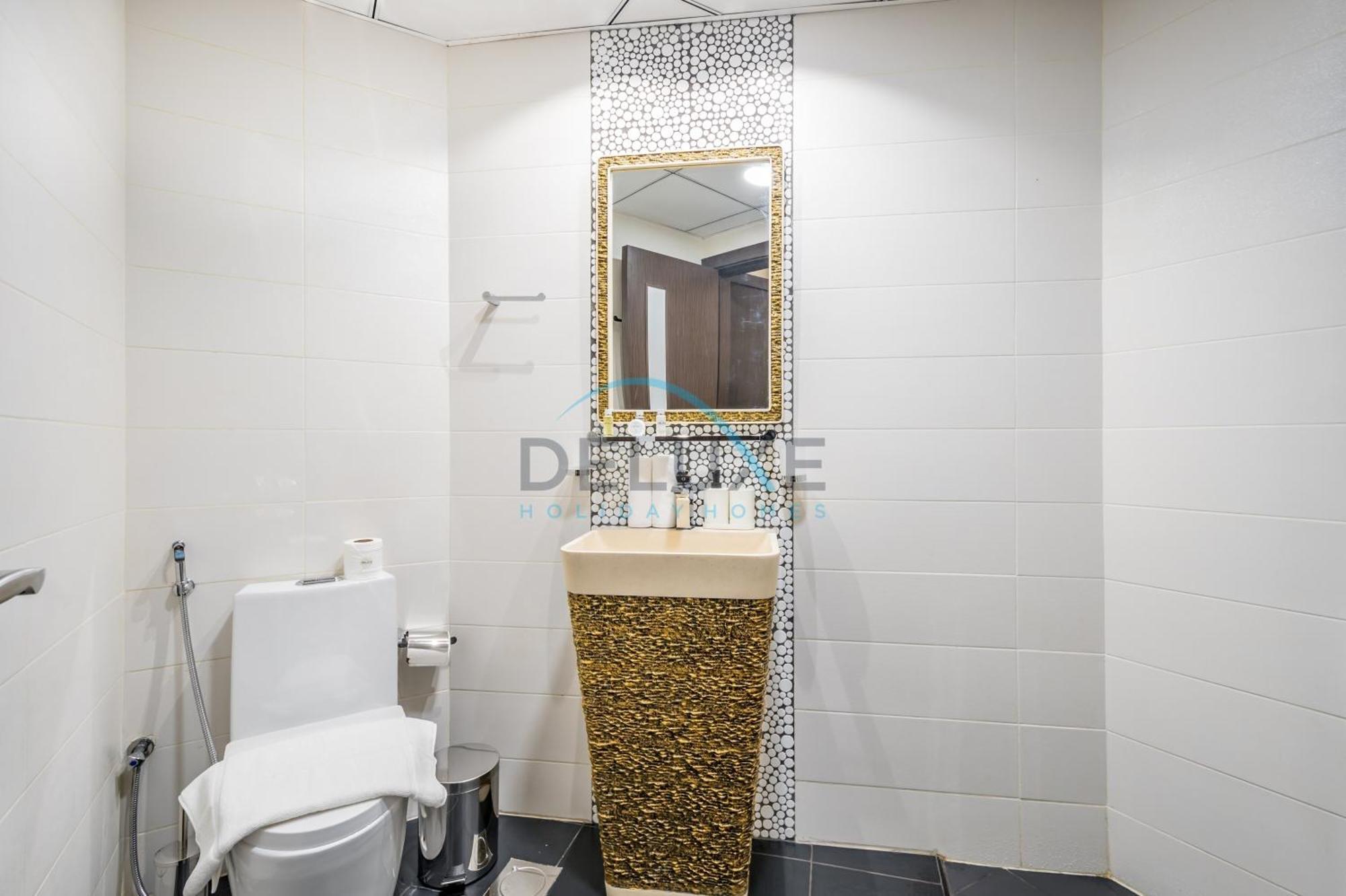Weekly 3br With Overlooking Canal & Views By Deluxe Homes Apartment Dubai