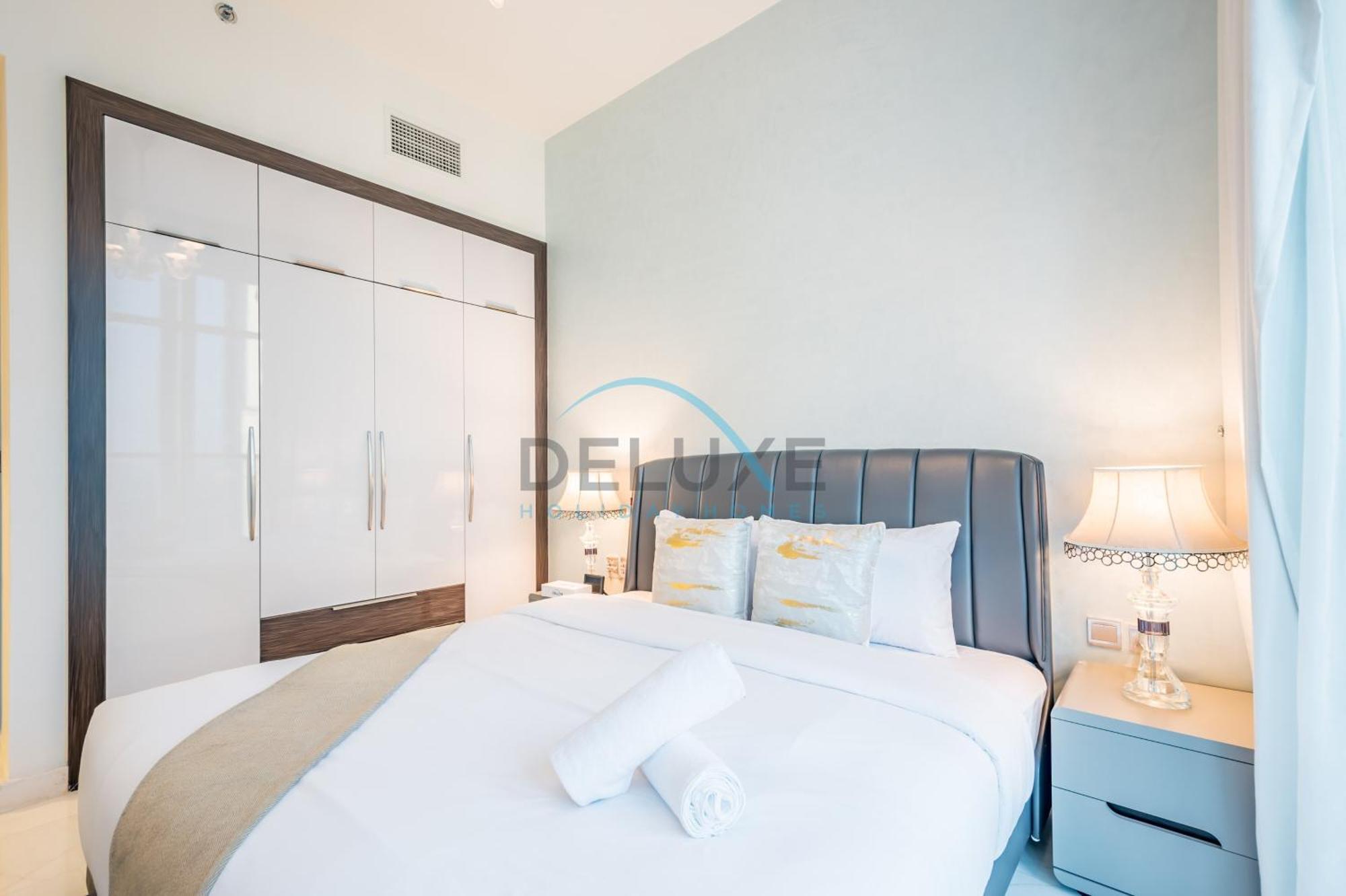 Weekly 3br With Overlooking Canal & Views By Deluxe Homes Apartment Dubai