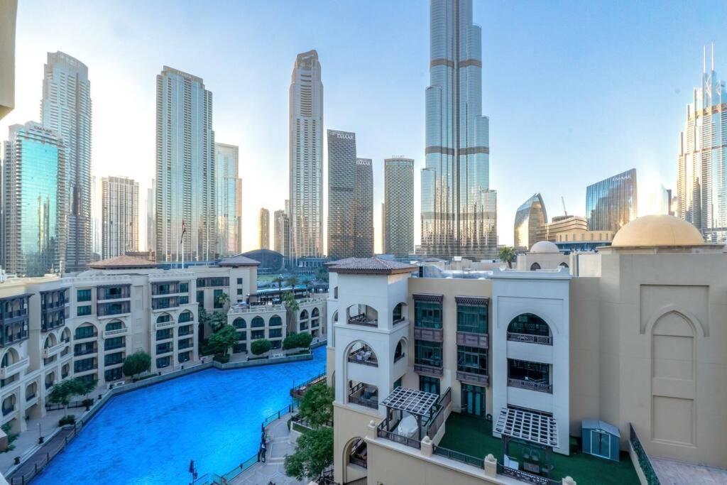 Full Burj Khalifa Views 1bdr With Private Hot Tub Apartment