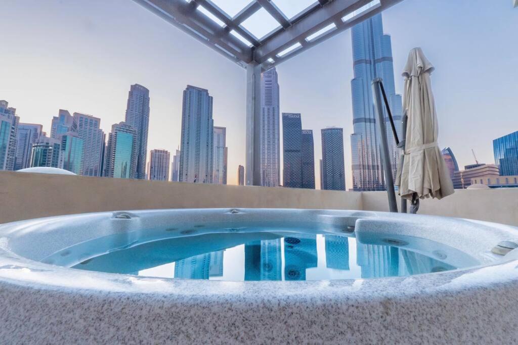 Apartment Full Burj Khalifa Views 1bdr With Private Hot Tub