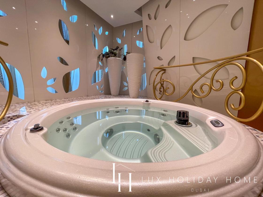 Lux Lavish With Full Marina View 4 *