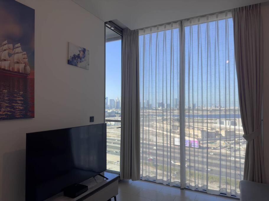 Apartment Cozy 1br 10 Min From Downtown Dubai