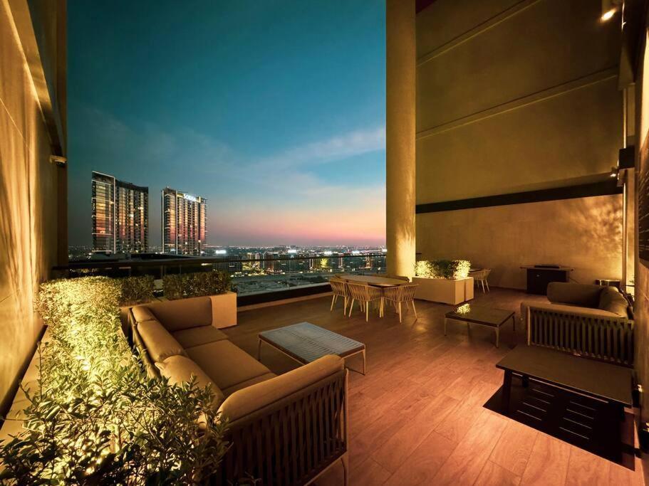 Apartment 2br Luxury With Starry Ceiling