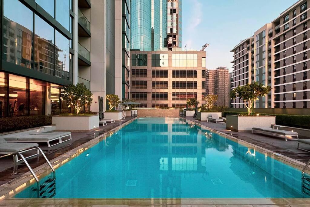 2br Luxury With Starry Ceiling Apartment Dubai