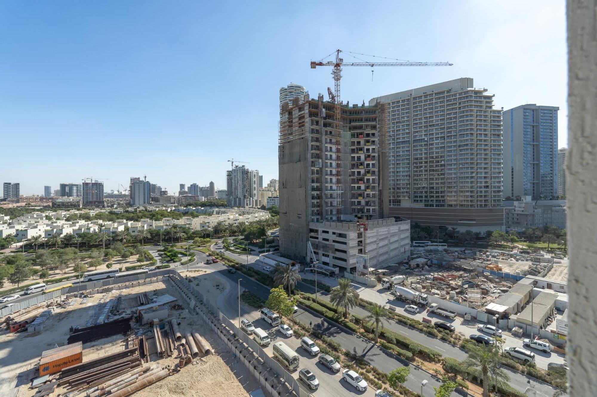 Apartment That Sleeps 2 And Near Circle Mall And Five, Jvc Dubai