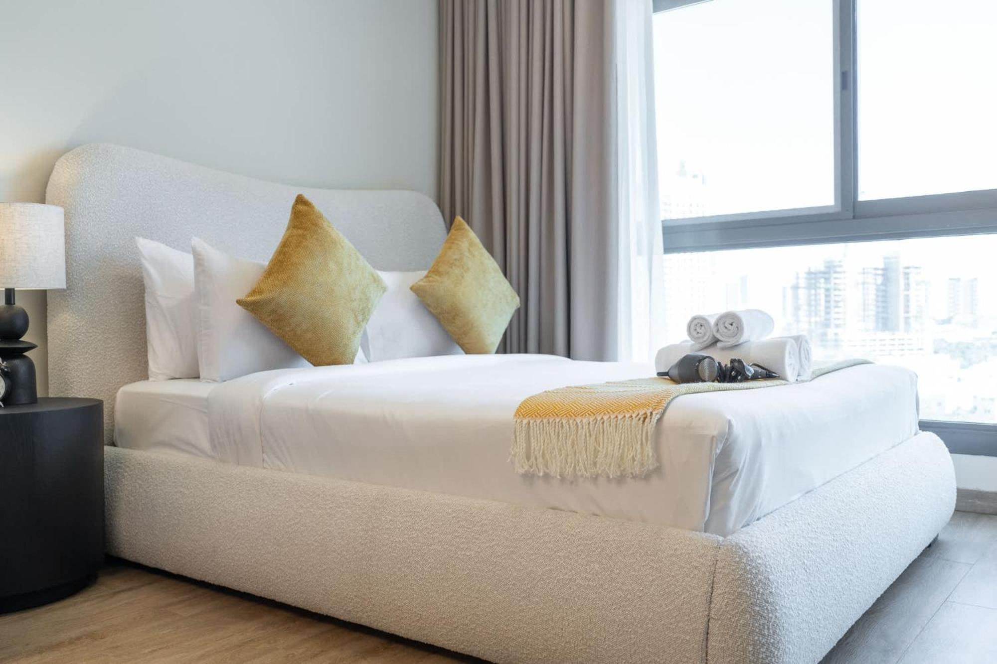 Apartment That Sleeps 2 And Near Circle Mall And Five, Jvc