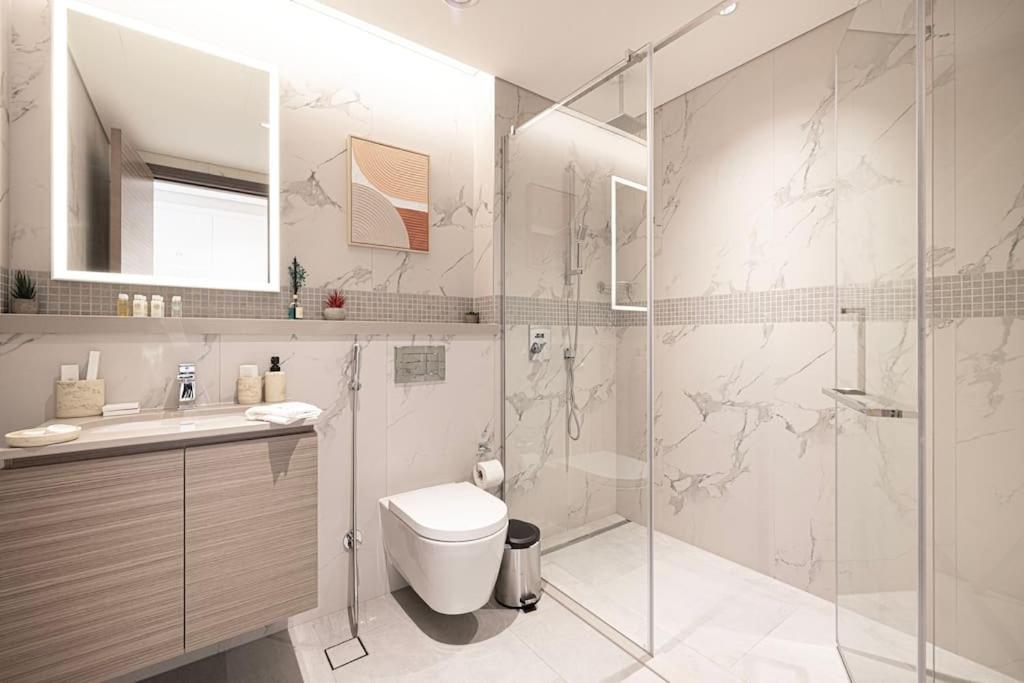 2br Luxury With Starry Ceiling Dubai