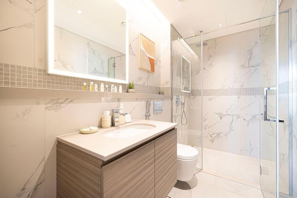 2br Luxury With Starry Ceiling