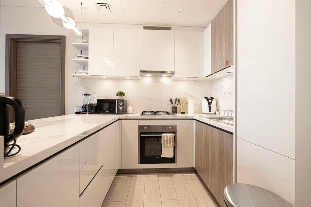 2br Luxury With Starry Ceiling Dubai