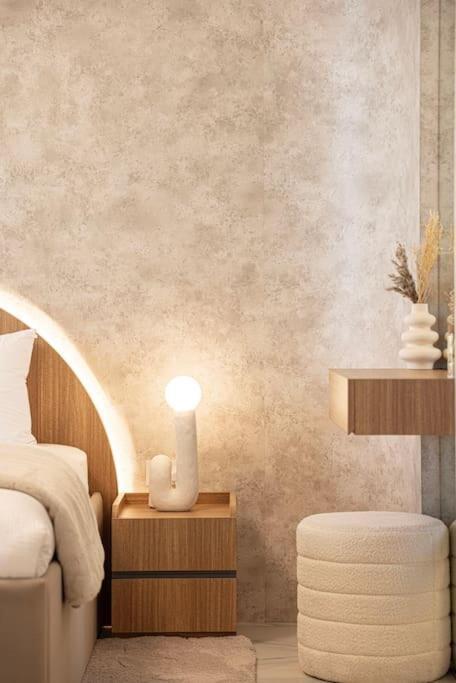 2br Luxury With Starry Ceiling Apartment Dubai