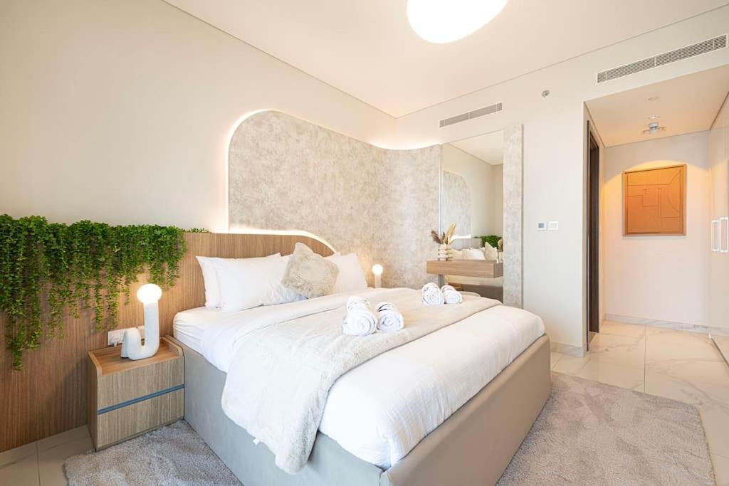 2br Luxury With Starry Ceiling Apartment Dubai