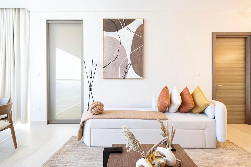 2br Luxury With Starry Ceiling Apartment Dubai