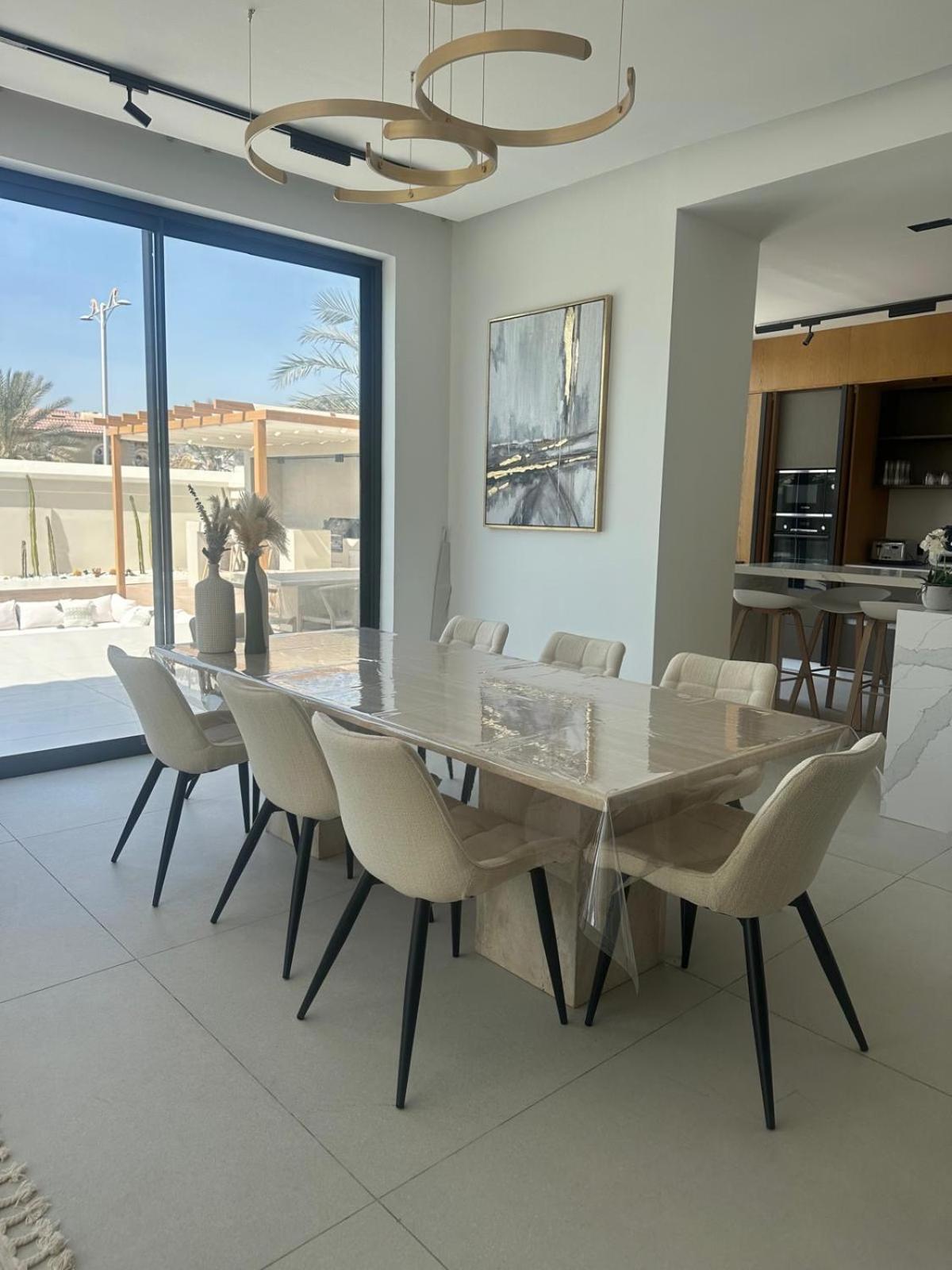 Luxurious 5bhk With Pool Bbq And Full Time Housemaid Assistance - Live In Villa *