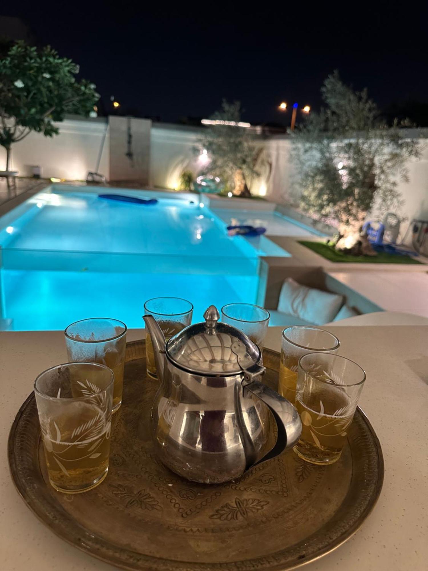 Villa Luxurious 5bhk With Pool Bbq And Full Time Housemaid Assistance - Live In *