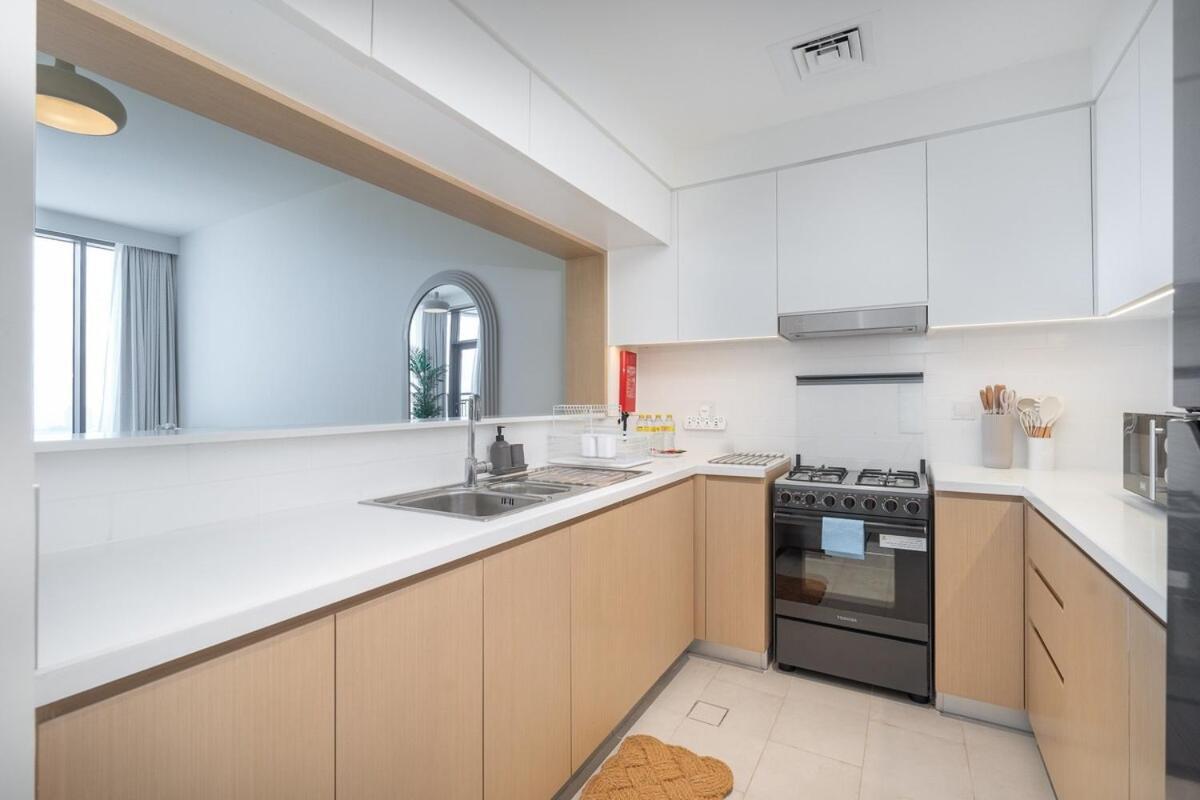 Prestigious 2-bedroom Unit With Waterfront Charm In Creek Harbour Apartment *