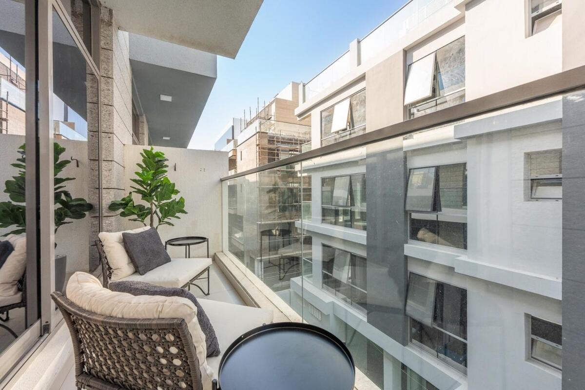 Heavenly 1-bedroom With Modern Dining Area In Meydan Apartment