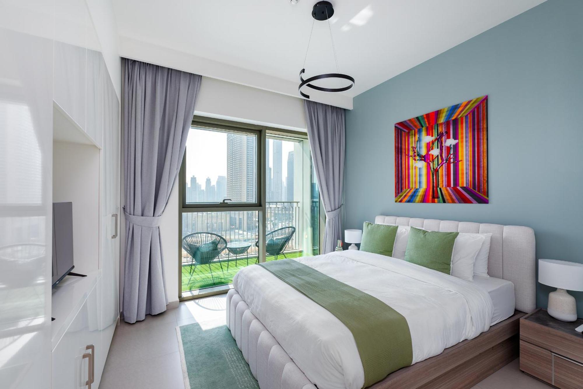 Arthouse Views - Burj Khalifa View & Mall Access Apartment Dubai