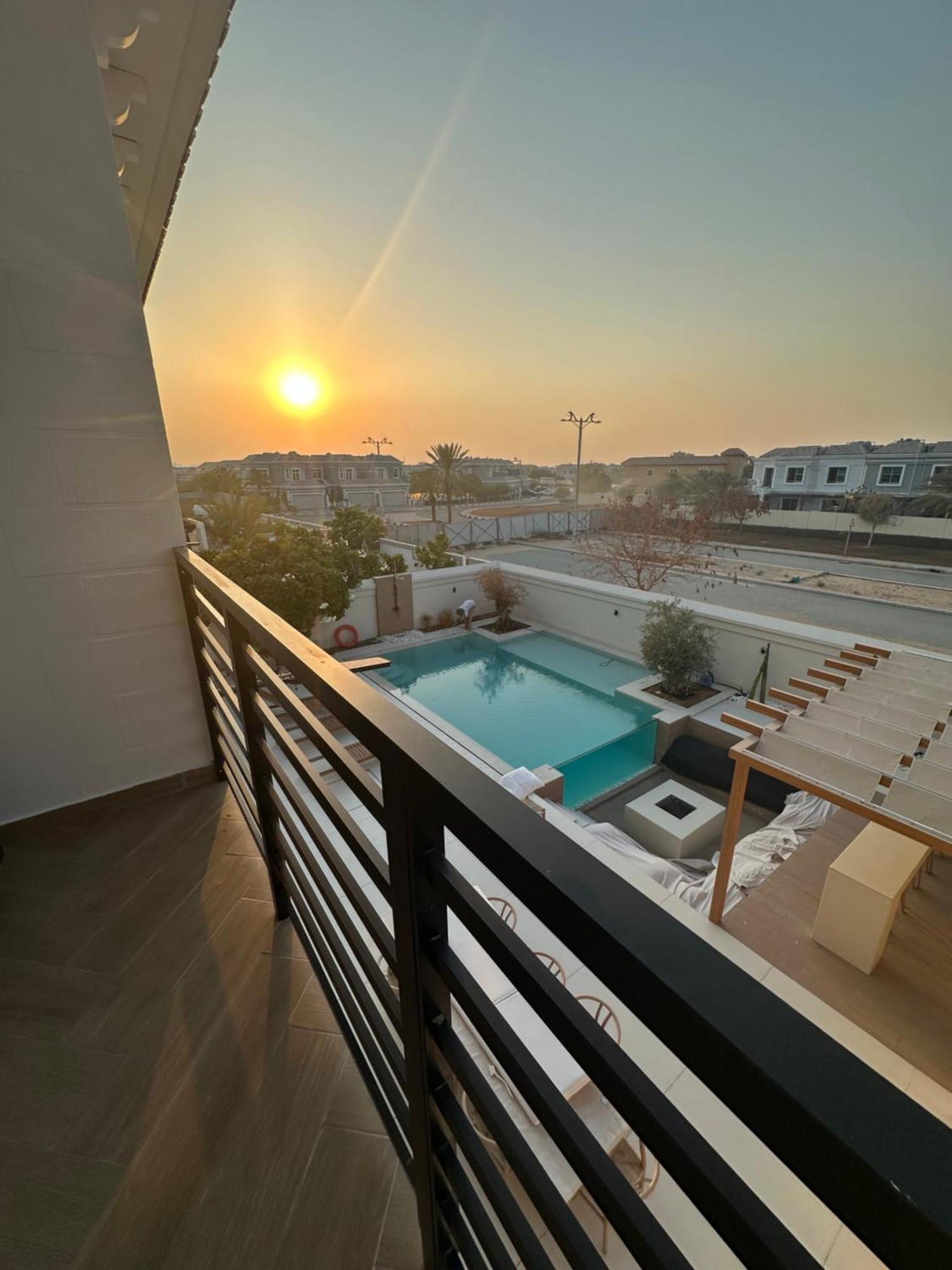 Luxurious 5bhk With Pool Bbq And Full Time Housemaid Assistance - Live In Villa