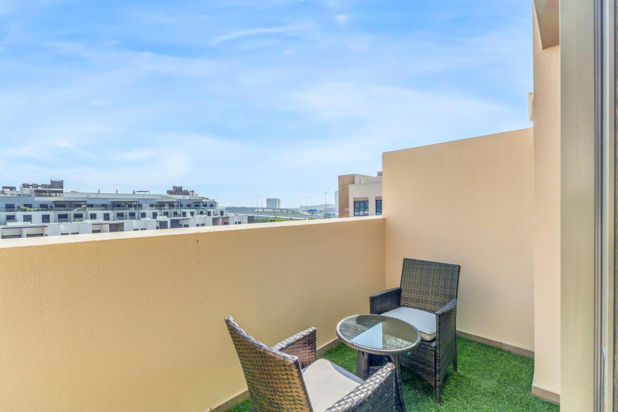 New! Spacious 1bhk With Maids - Jvc Apartment Dubai