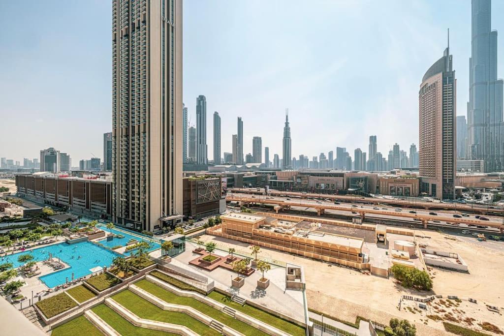 Maxstays - Stunning Burj Khalifa View - Mall Access - Infinity Pool Apartment