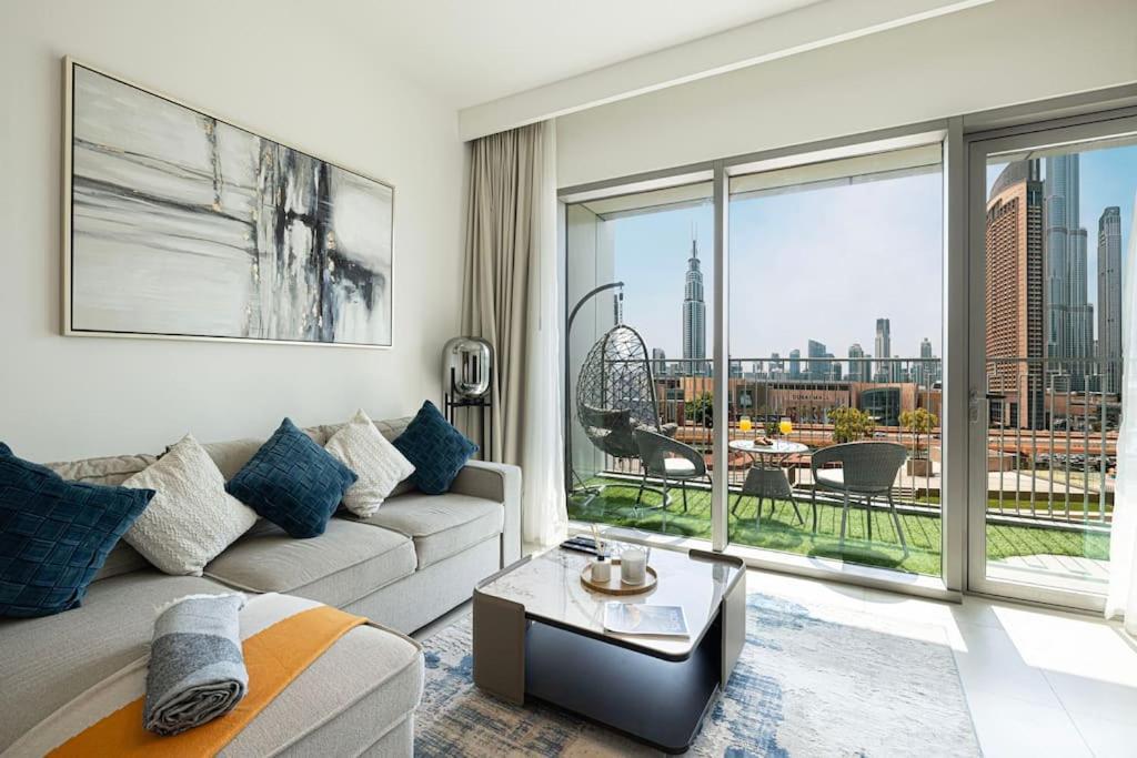 Maxstays - Stunning Burj Khalifa View - Mall Access - Infinity Pool *