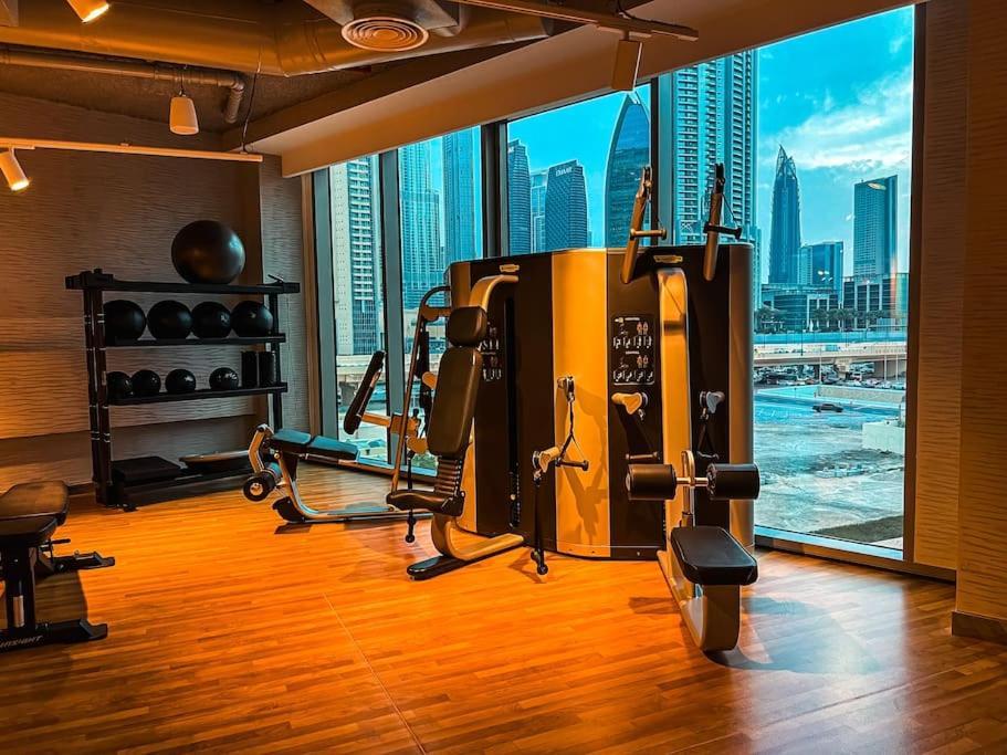 Maxstays - Stunning Burj Khalifa View - Mall Access - Infinity Pool * Dubai