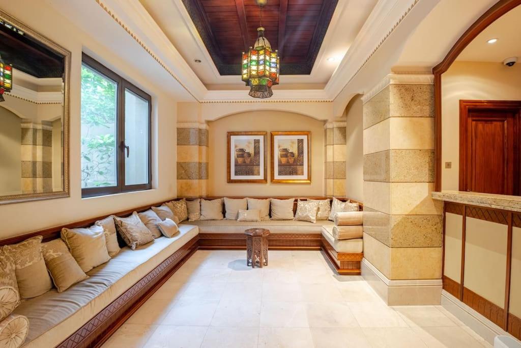 Reehan 7 Downtown Burj Khalifa Boulevard