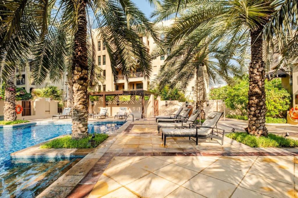 Reehan 7 Downtown Burj Khalifa Boulevard Apartment