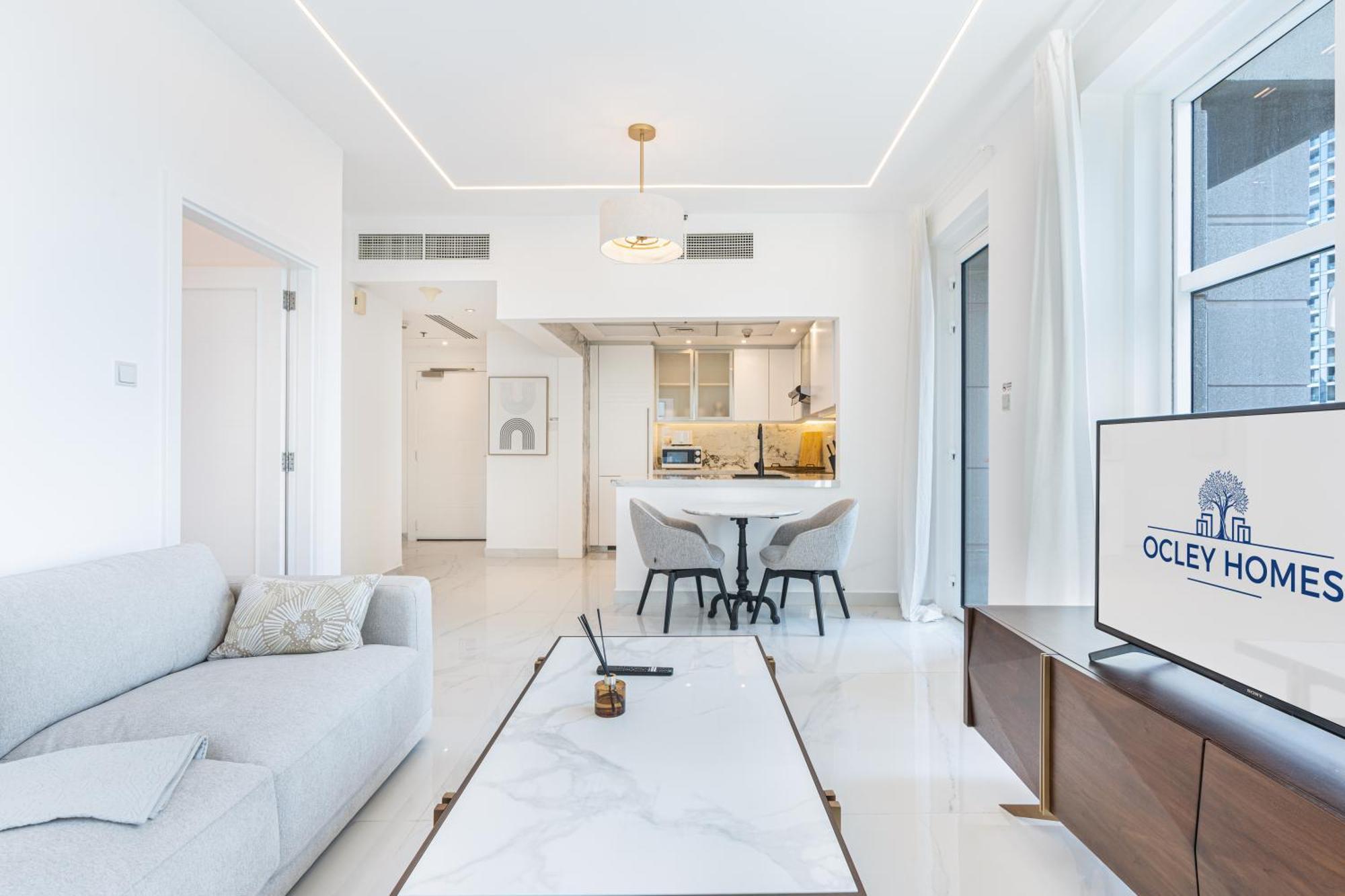 Apartment Exclusive Steps Away From Burj & Mall