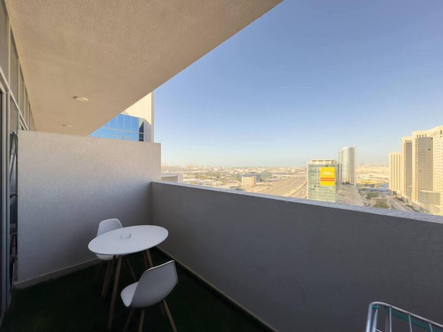 Apartment Cozy In Azizi Aura -