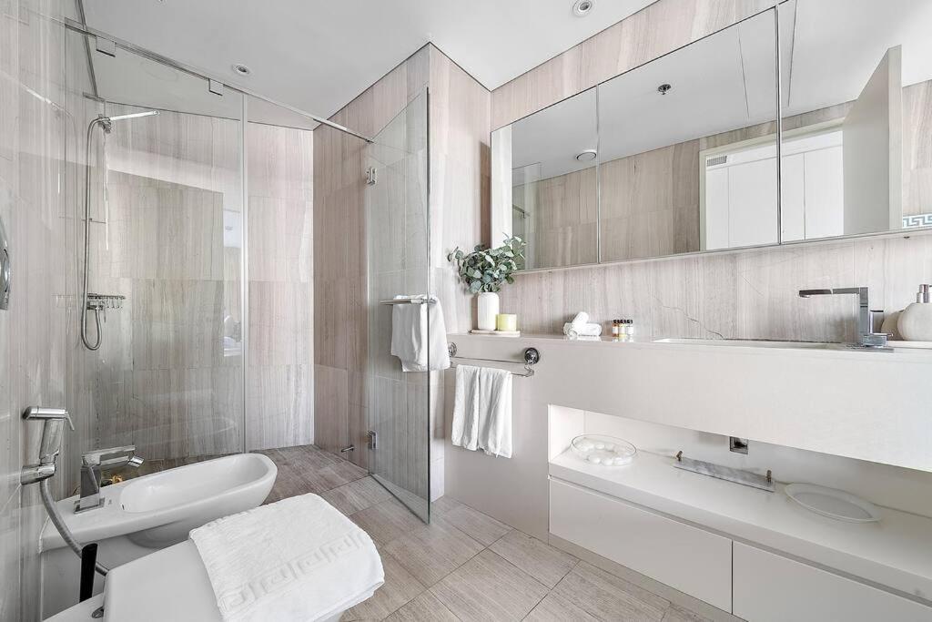 Apartment First Class 1br Waterfront Bliss In Al Jaddaf *