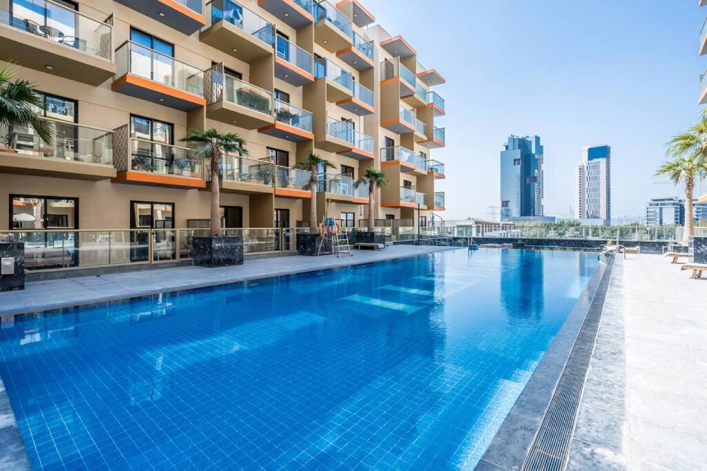 Dazzling 1br-binghatti Rose-jvc *