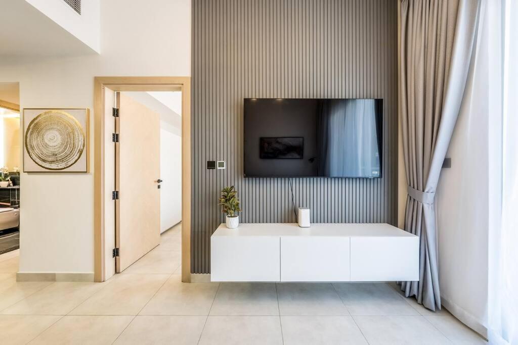 Dazzling 1br-binghatti Rose-jvc * Dubai