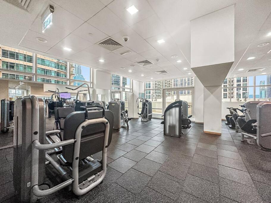 Apartment First Class 1br Modern Downtown Oasis *