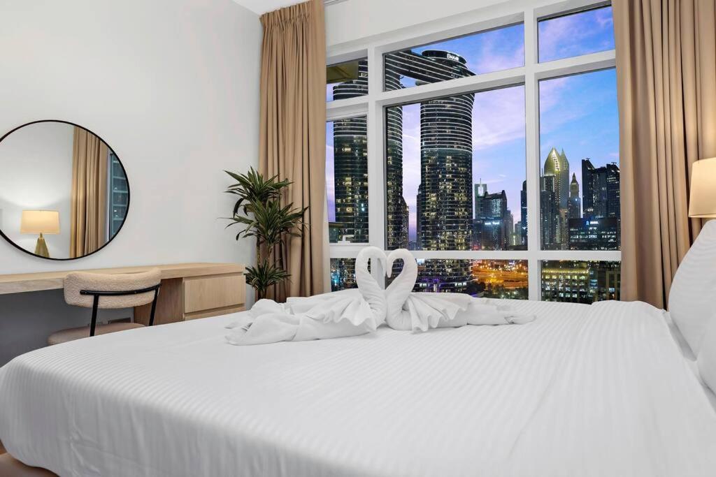 Apartment First Class 1br Modern Downtown Oasis Dubai